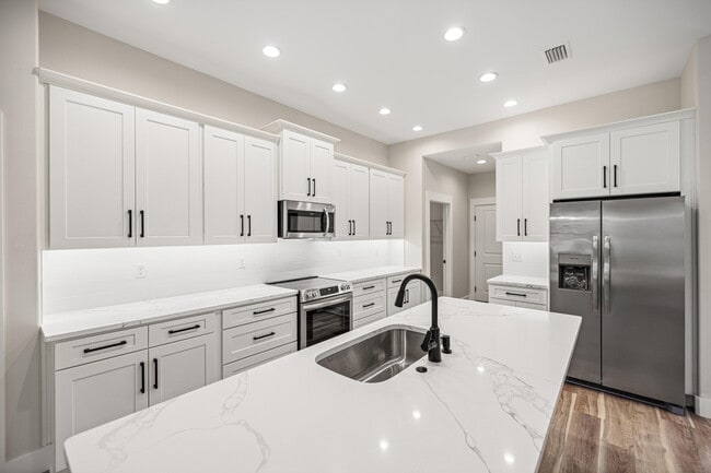 Photo - 109 Spruce St