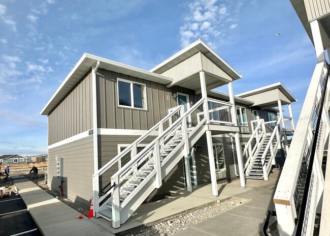 Photo - 3187 Queen Anns St