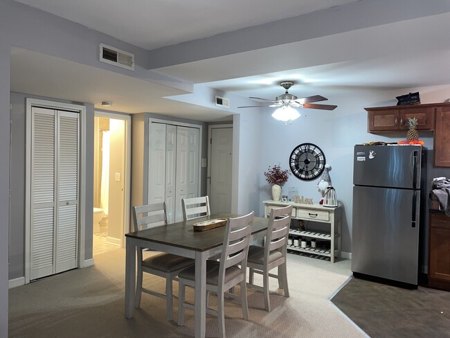 Photo - 16W625 Mockingbird Ln Condo Unit 104
