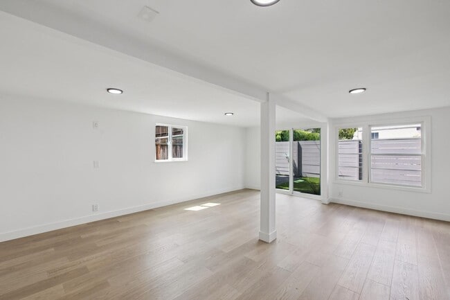 Photo - Newly Renovated Historic 1-Bedroom in Downtown North (Palo Alto) Unidad Everett 558-A
