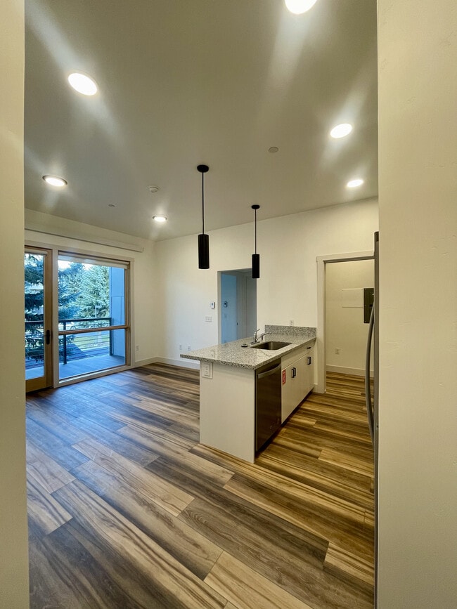 Photo - Veronica Lane Apartments