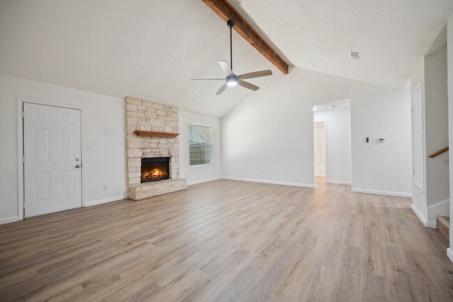 2108 Laura Ct