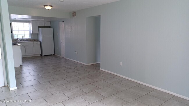 Photo - 181 Ulster Ln