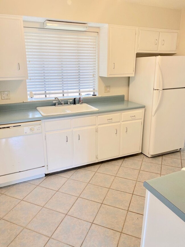 Photo - 2/1.5 NE Jackson Townhome