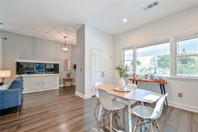 Photo - 817 Beryl St SW