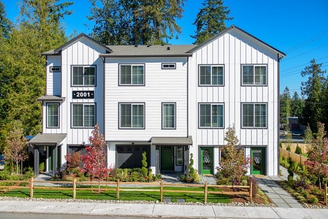2003 101st Ave SE
