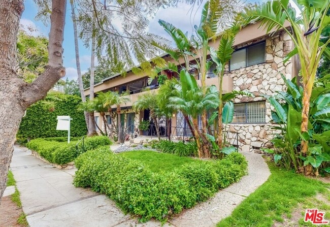 1275 Havenhurst Dr Unidad 4