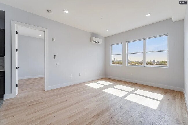 Photo - Crystal Cambridge