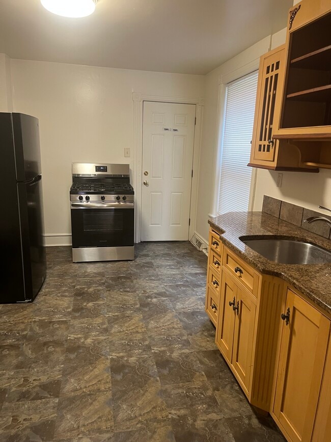 Photo - 748 E Chestnut St