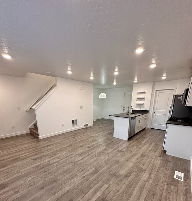 Photo - 44 N Voyager Ln