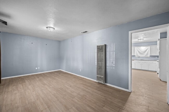 Photo - 3409 E 17th St