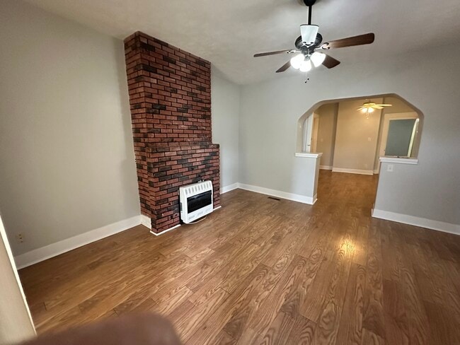 Photo - 211 Burns Ave