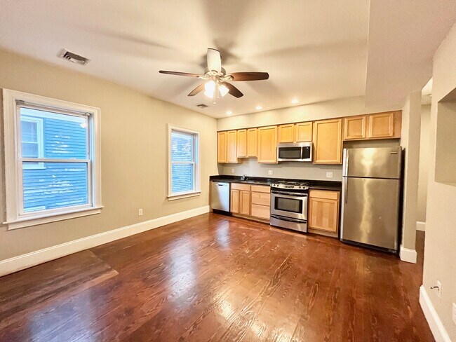 Photo - 180 Hillside St Unit 3
