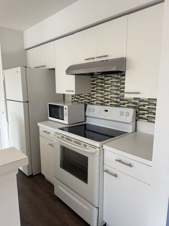 Photo - 1/1 Spacious Condo in Gated Community Unit 1519