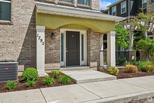 Building Photo - 1792 W Torlundy Dr Rental