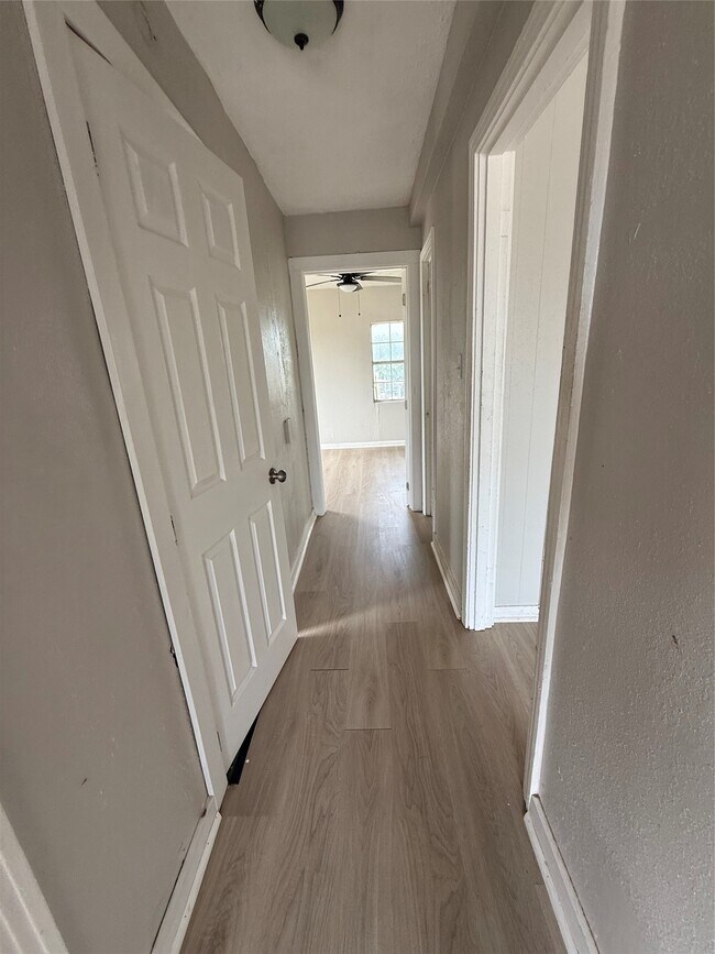 Photo - 126 W 6th St Unit 2