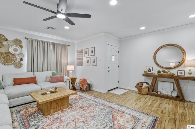 Photo - 111 Jennifer Ln