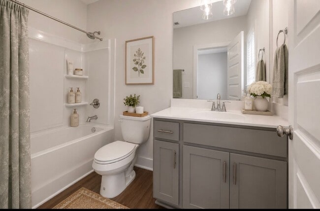 Photo - 228 Huntley Pl