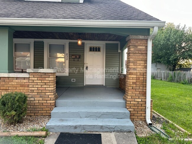 Photo - 832 N California St