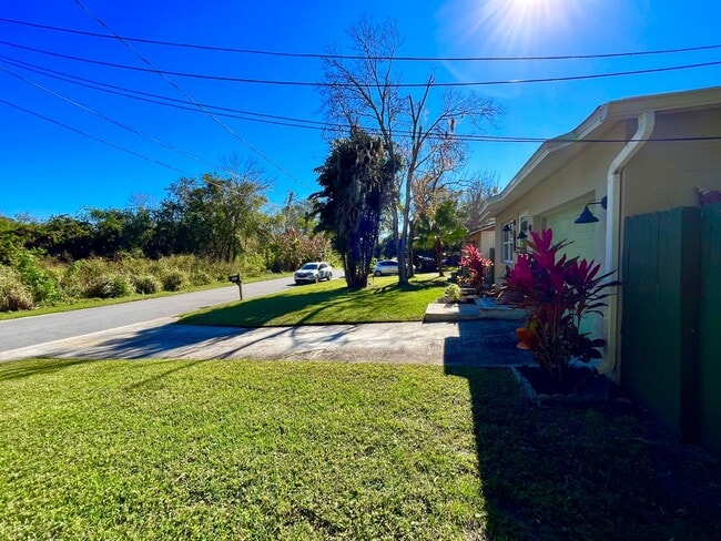 Photo - 1232 Sasoon Ave