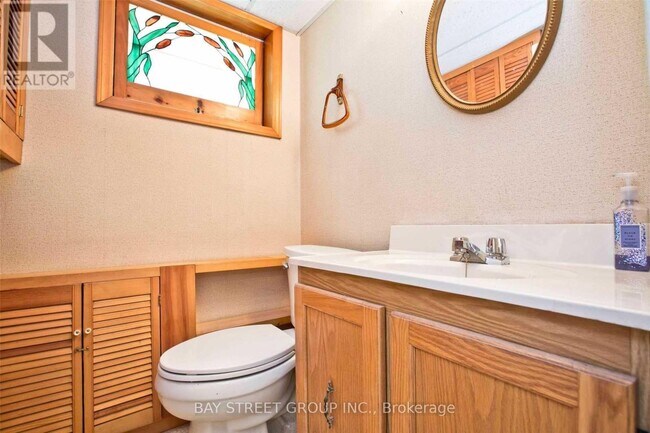 Photo - 40 Greylawn Crescent