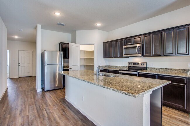 Photo - 1904 Briar Cv