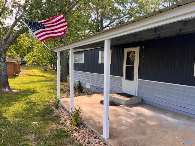 Photo - 123 Miller Ln