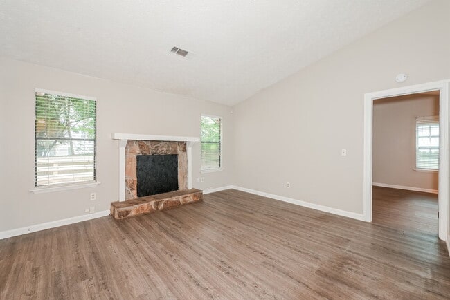 Photo - 6052 Creekford Dr