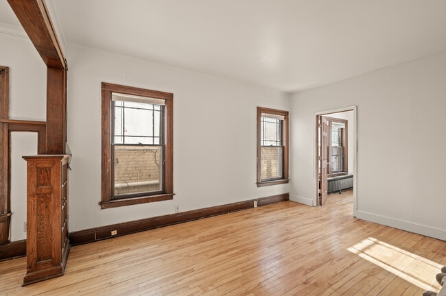 Building Photo - 3535 Lyndale Ave S Unit 2