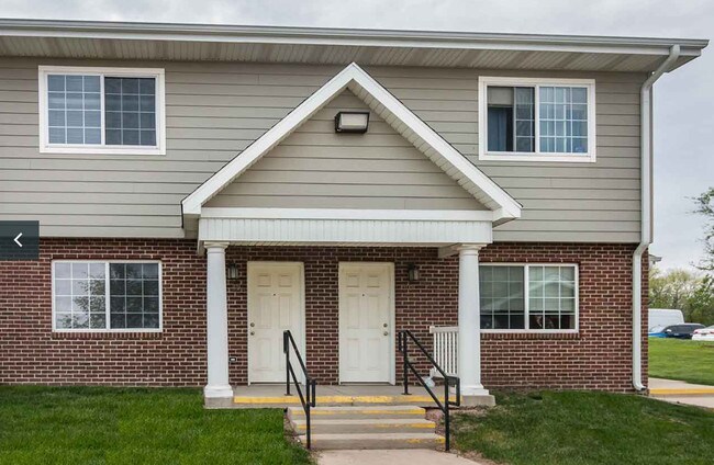 Williamsburg Townhomes - Williamsburg Townhomes