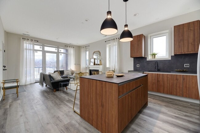 Photo - 820 E Irving Park Rd Unit 1E