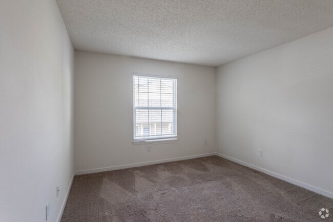 2BR, 2BA -974sqft