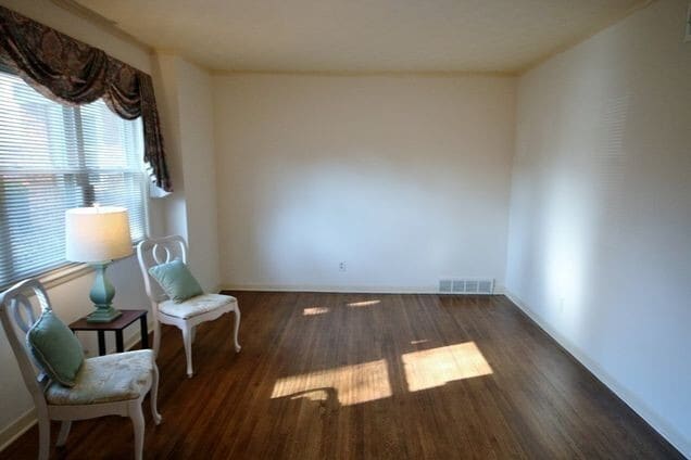 Photo - 5239 Boswell Ave