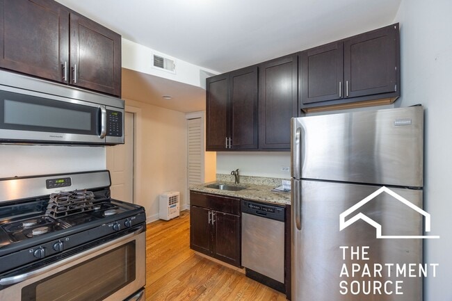 Photo - 4036.5 N Ashland Ave Unit GDS