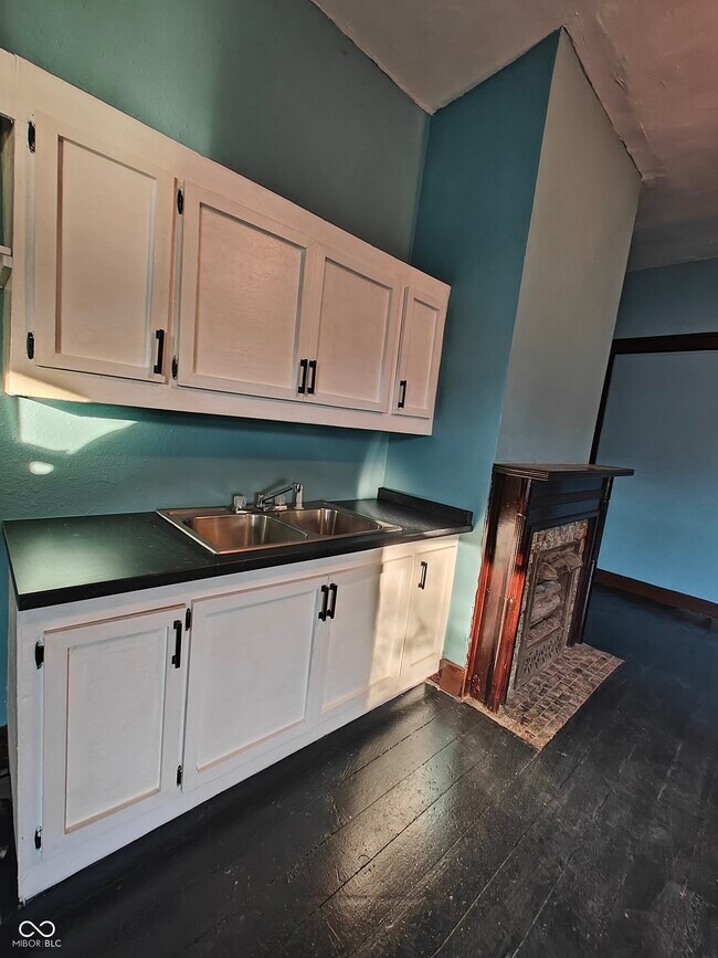 Photo - 392 W Broadway St Unit Studio