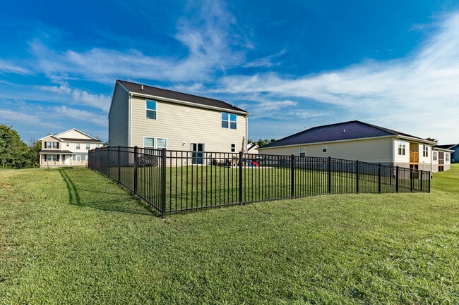 Photo - 312 Smt Crk Dr