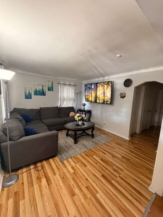 Photo - 24800 Dunning St