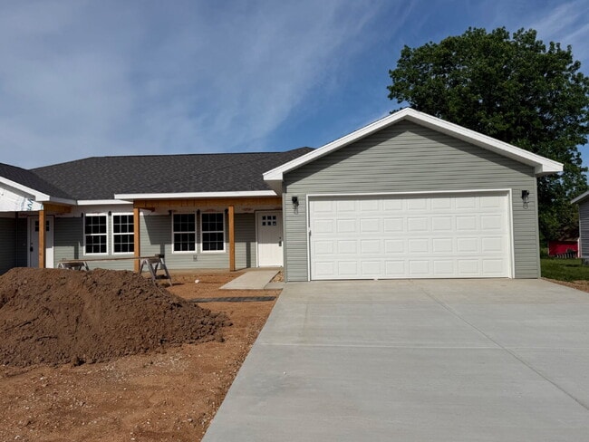 Building Photo - Last BRAND NEW 4BR Duplex left!!!