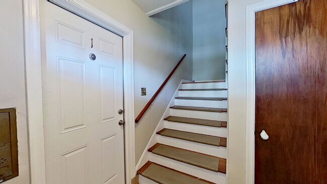 Photo - Cute and Charming Renovated Apartment!