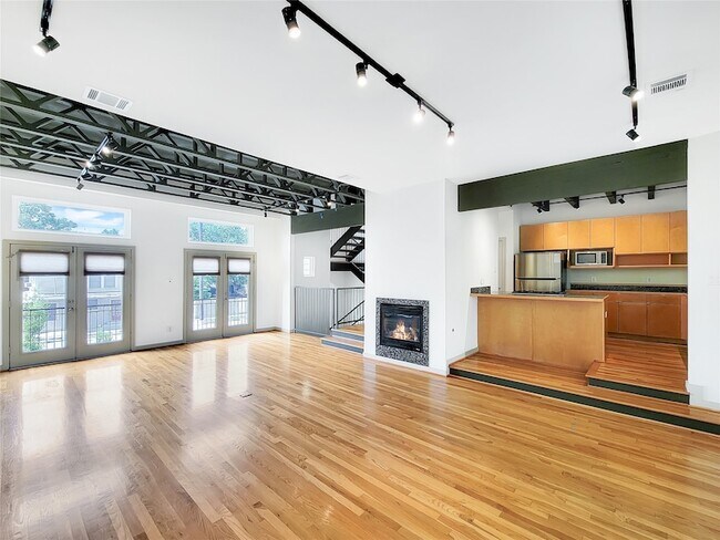 Photo - 321 E 20th St