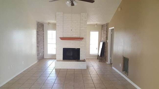 Photo - 10423 Tenneco Dr