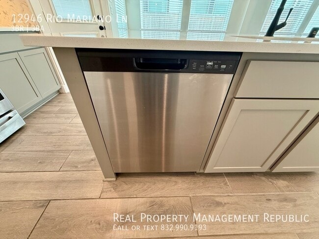 Building Photo - 12946 Rio Mariano Ln