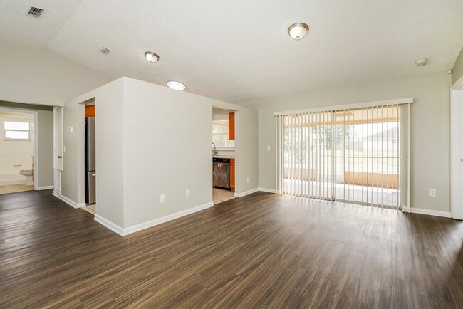 Photo - 646 Jaguar Ct