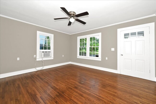 Photo - 1506 2nd Way NE