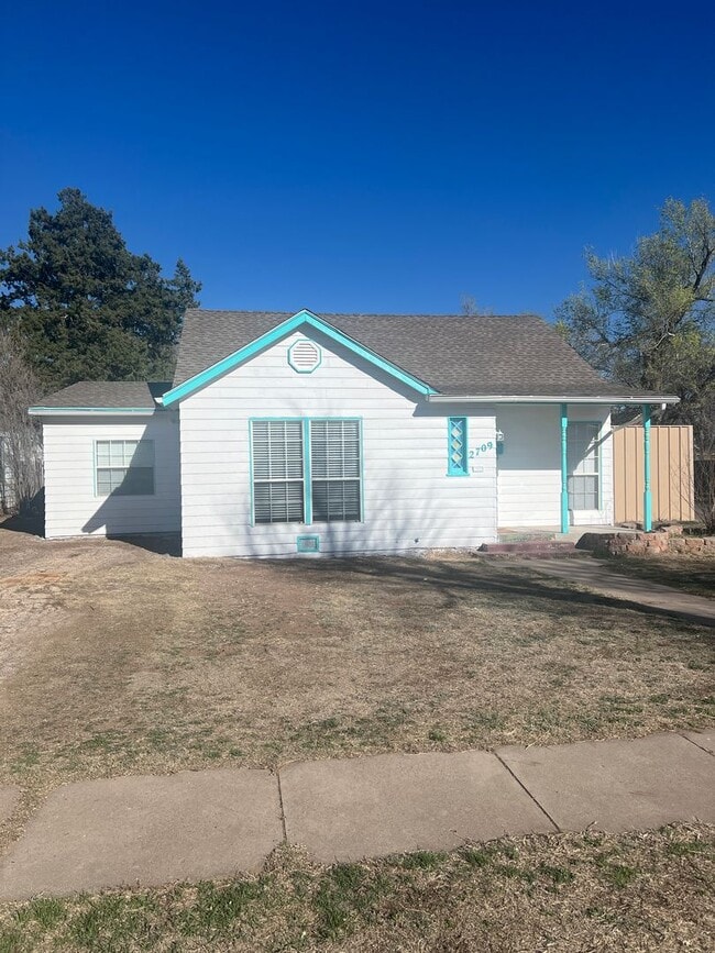 Building Photo - 2709 S Van Buren St Unit 1