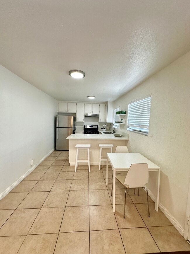 Cocina y comedor - 2226 Lewis Ave