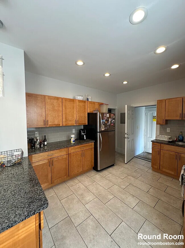 Photo - 384 Washington St