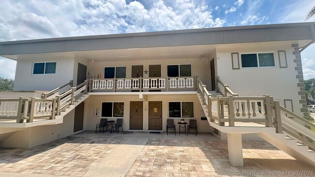 Building Photo - 5210 SW 90th Way Unit 2
