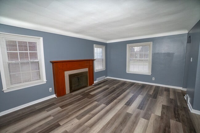 Photo - 5942 Radnor St