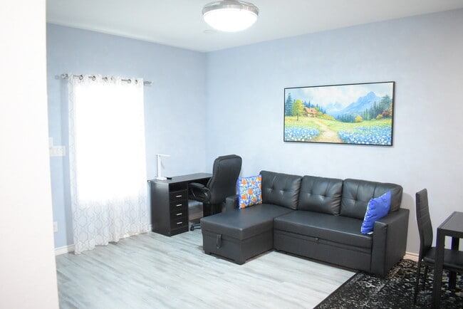 1911 Banita St Unit 102